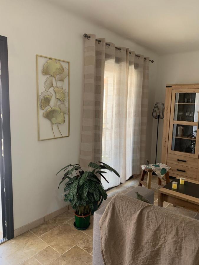 Villa 18 *